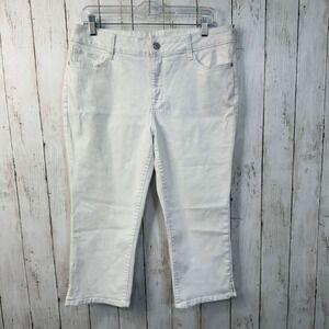 St. John's Bay Women's White Capri Jeans Stretch Mid Rise Size 12